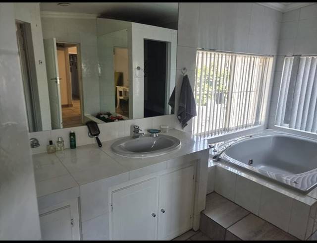 6 BEDROOM HOUSE FOR SALE IN DOWERGLEN